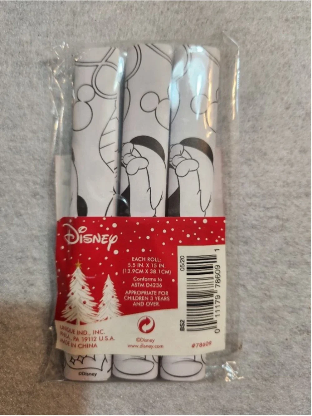 Lot of 17 Disney Mickey Minnie Mouse Christmas Coloring Rolls w/Crayons